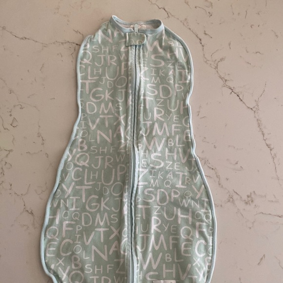 woombie swaddles 6-9 months 20-25 lbs - Picture 1 of 2